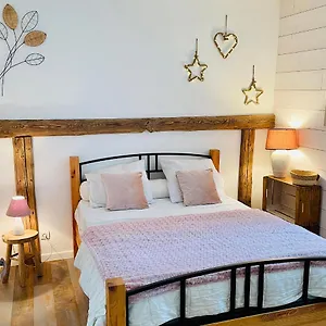 https://rdc-48m2-avec-terrasse-proche-centre-station.fr-provencehotel.com